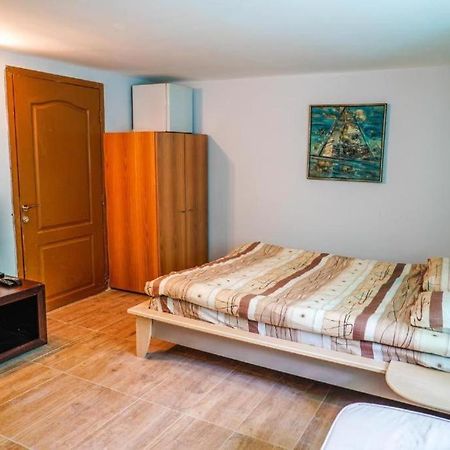 Top Center Studio 3 София Екстериор снимка