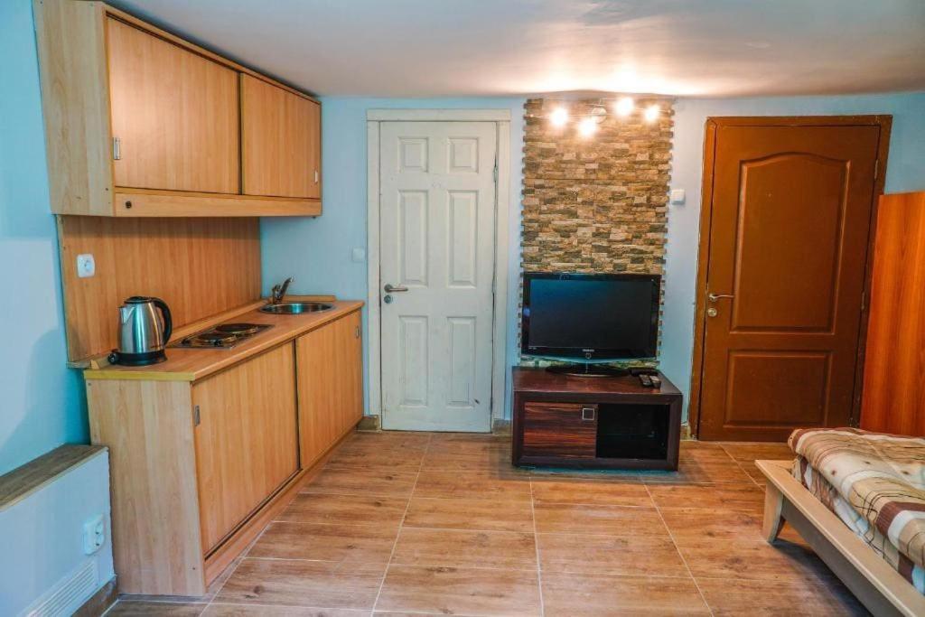 Top Center Studio 3 София Екстериор снимка