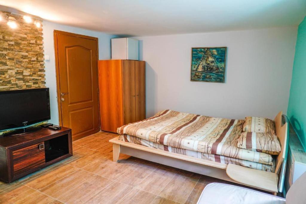 Top Center Studio 3 София Екстериор снимка