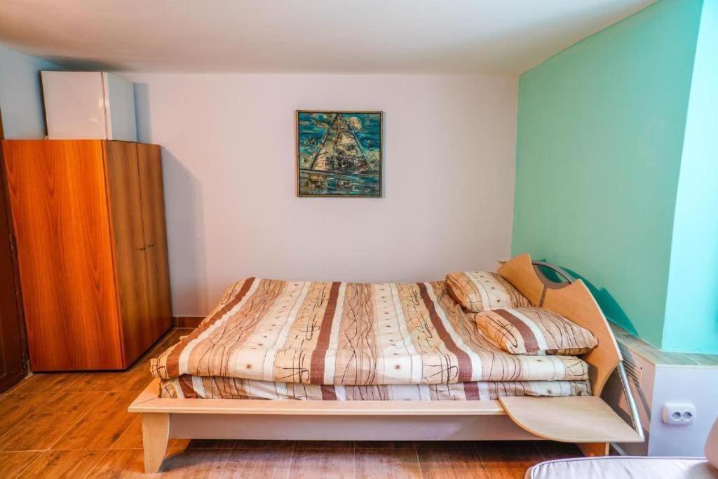 Top Center Studio 3 София Екстериор снимка