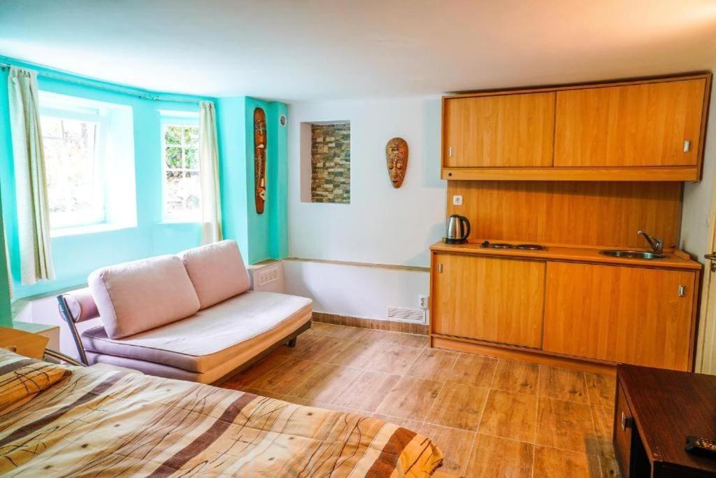 Top Center Studio 3 София Екстериор снимка